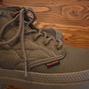 Palladium Women’s Olive Quilted boots